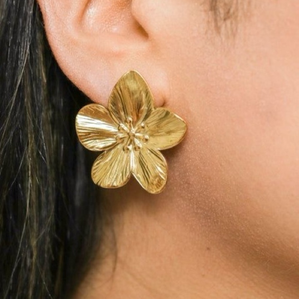 Gold Floral Earrings (7411)